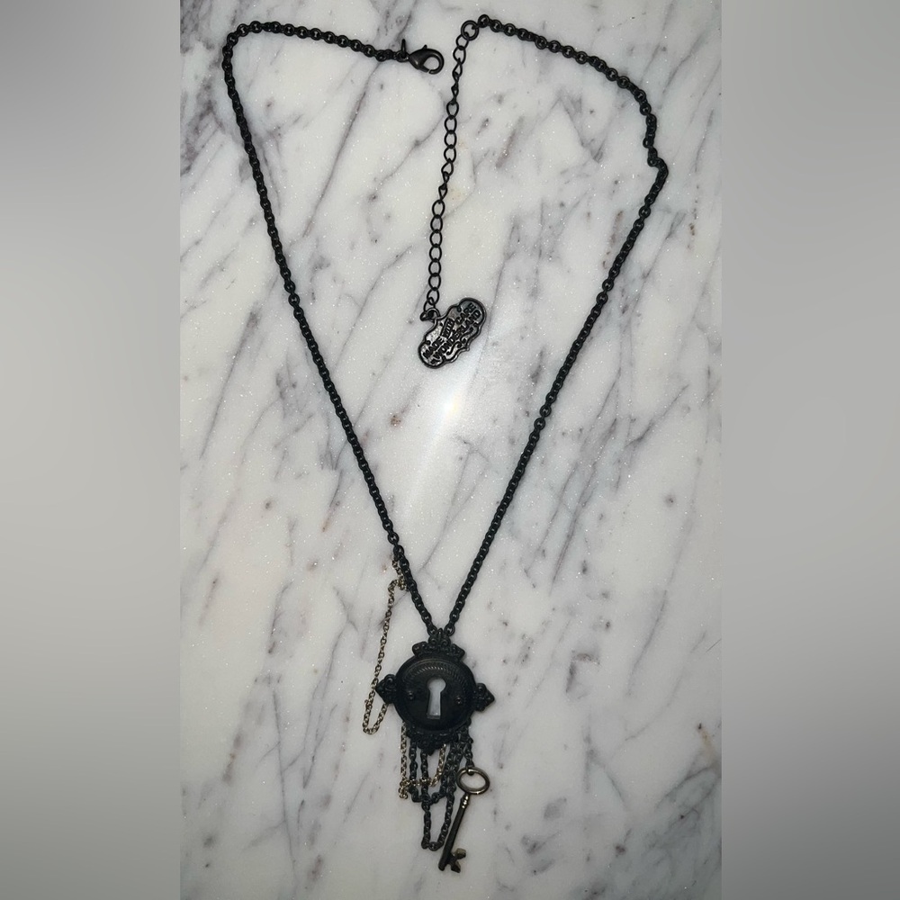 Alice in Wonderland Black and Gold Keyhole Chained Necklace Disney Couture Y2K